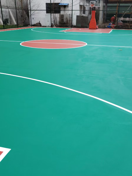 保定 球场长期使用易出现地面开裂